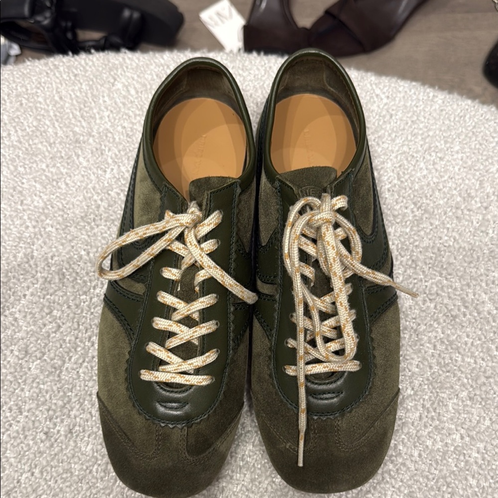 Green Low-Top Suede Sneakers with White Laces